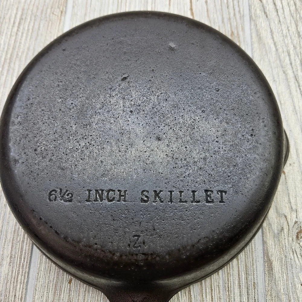 Vintage Unmarked Wagner #3 Cast Iron Skillet‎ 6 1/2 Inch No Spin